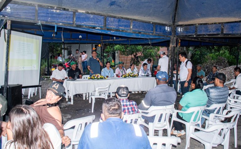 Villanueva instalará 1.008 luminarias solares en 30 kilómetros entre La Vara y Caribayona