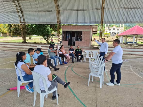 Gobernación y la comunidad de Santa Teresa suman esfuerzos por la conectividad
