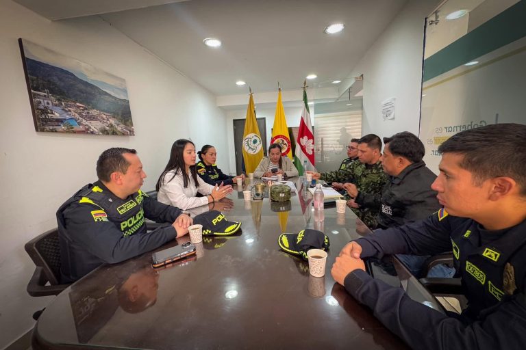 Alerta por posible explosivo en vía Chivor-Macanal: reiteran recompensa de hasta $30 millones