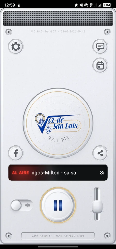 Pantalla principal de la app La Voz de San Luis con el 97.1 FM al aire, los botones de avisos y del calendario y el reproductor