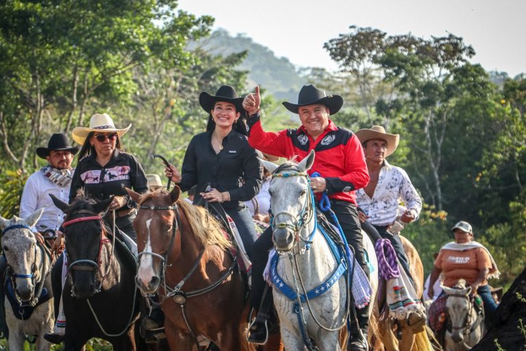 Barranca de Upía celebró sus Ferias y Fiestas con una cabalgata hasta las playas del río Upía