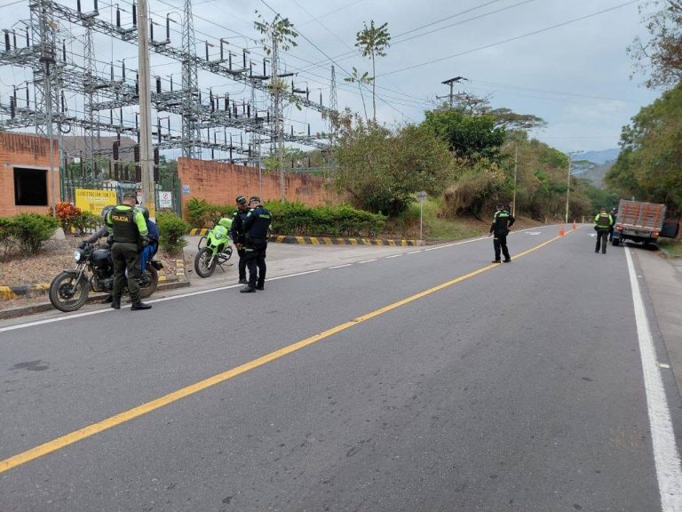 Plan Rutas Seguras: Policía hace controles de fin de semana en la Transversal del Sisga en Macanal