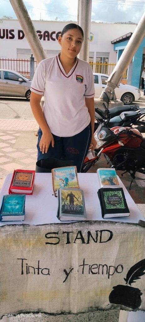 Stand de libros por el Día del Idioma 2026 en la IE San Luis de Gaceno
