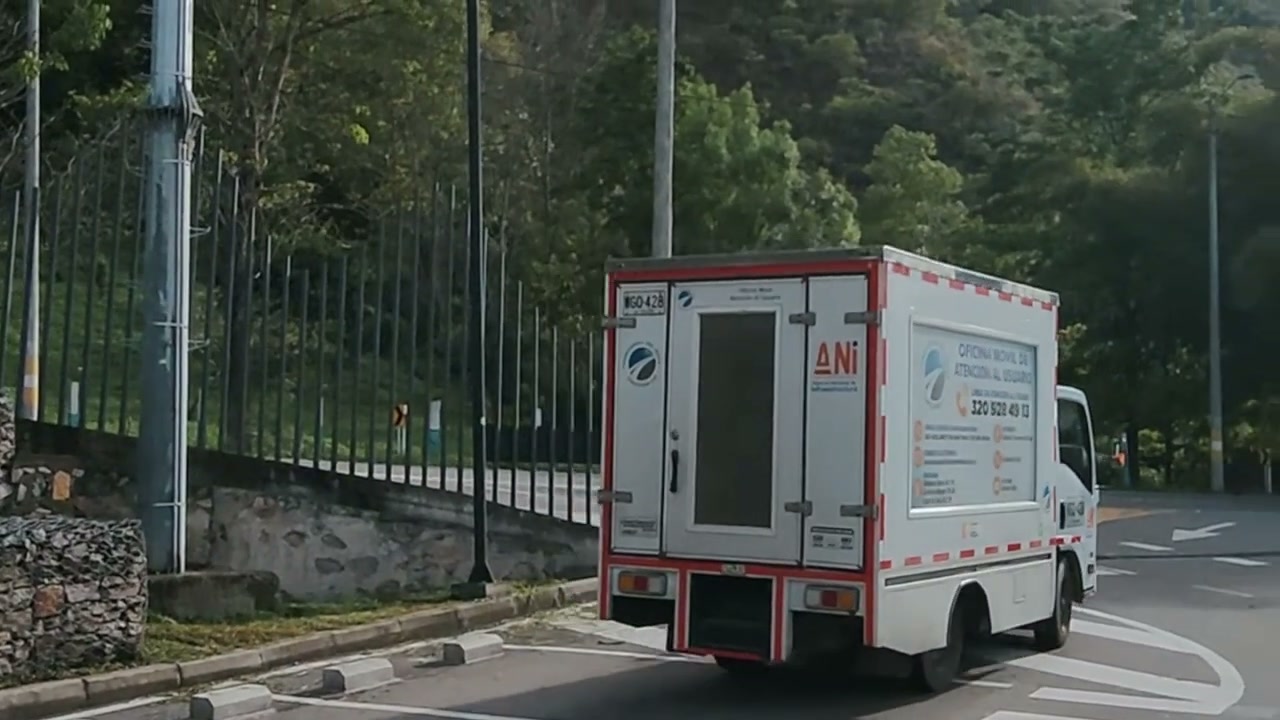 Oficina móvil de atención al usuario de la Transversal del Sisga en el corredor vial