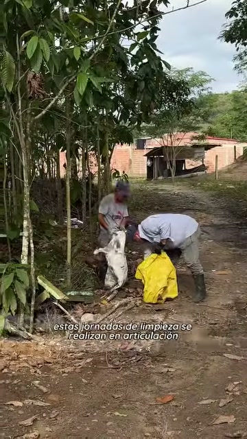 Jornada de limpieza de residuos en la vía a la vereda El Cairo