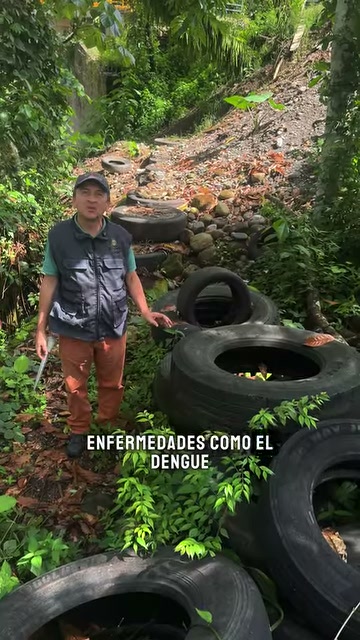 Llantas usadas acumuladas al aire libre, criaderos del zancudo del dengue en San Luis de Gaceno