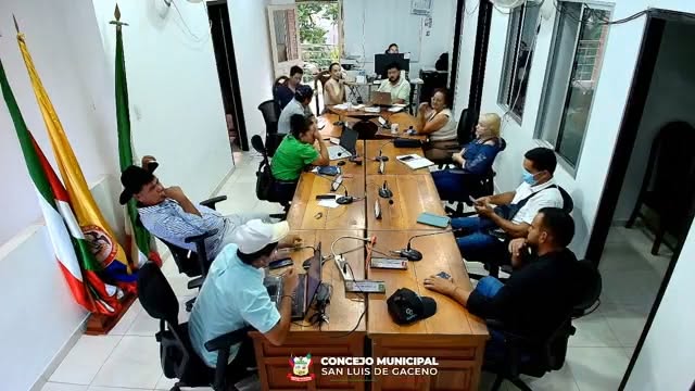 Concejales y funcionarios de Planeación en la mesa del Concejo de San Luis de Gaceno