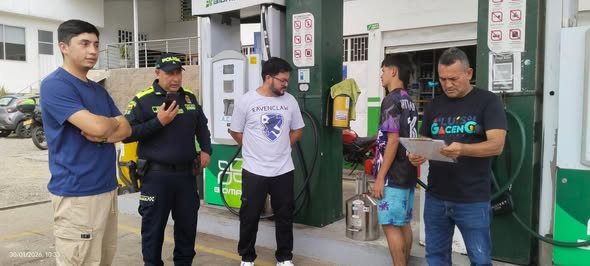 Control de seguridad en la estación de servicio Biomax de San Luis de Gaceno con la Policía