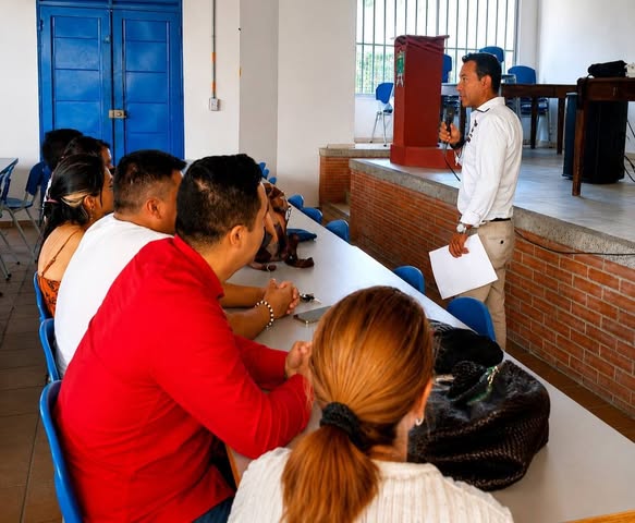Un capacitador habla ante los docentes de la IE San Luis de Gaceno sobre talentos excepcionales