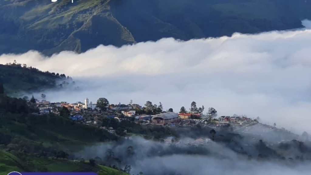 Macanal, donde está el Sendero La Esmeralda, entre montañas y nubes