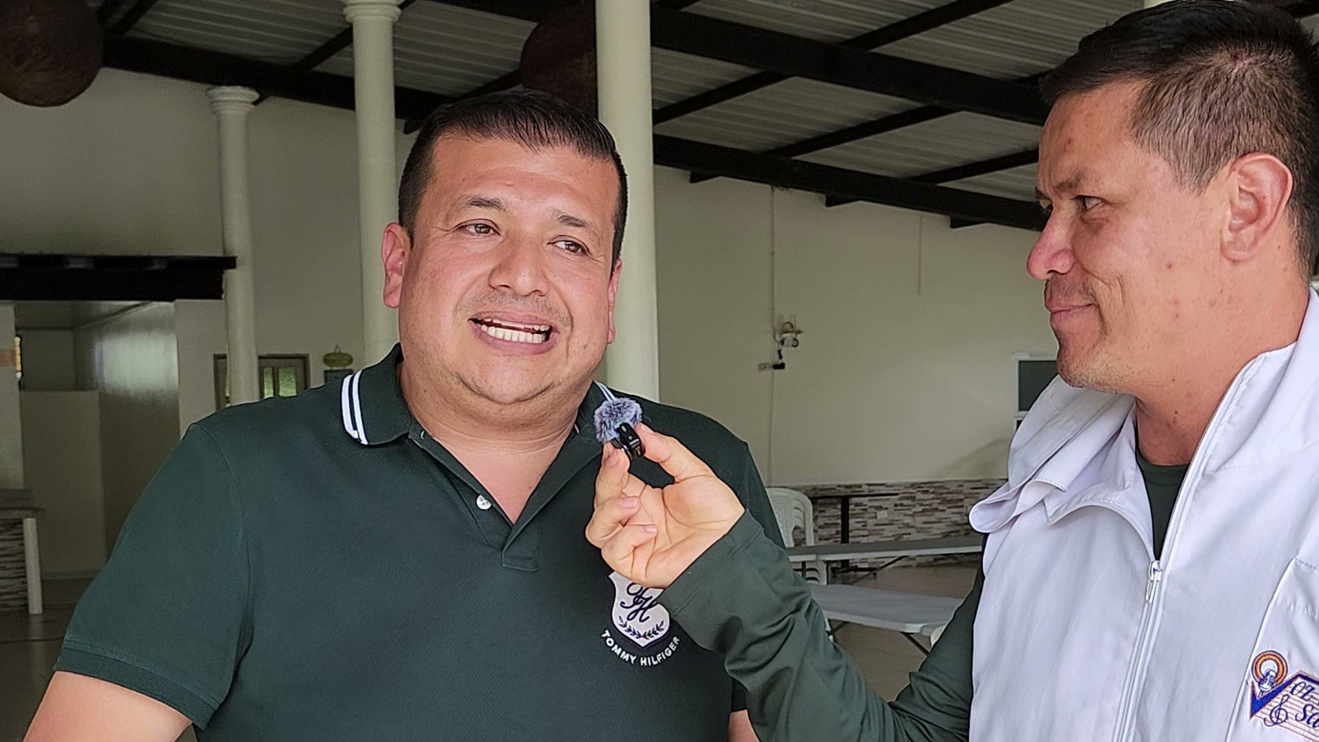Rodrigo Carrillo, alcalde de Sutatenza, entrevistado por La Voz de San Luis durante la misión de Canarias