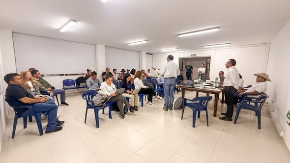 Parque solar en San Luis de Gaceno: alcaldes revisaron con AES y EBSA el compromiso del acuerdo