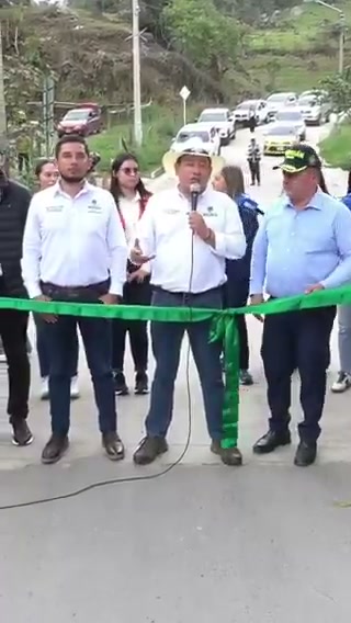 Entrega del puente Quigua en Tenza con el gobernador de Boyacá