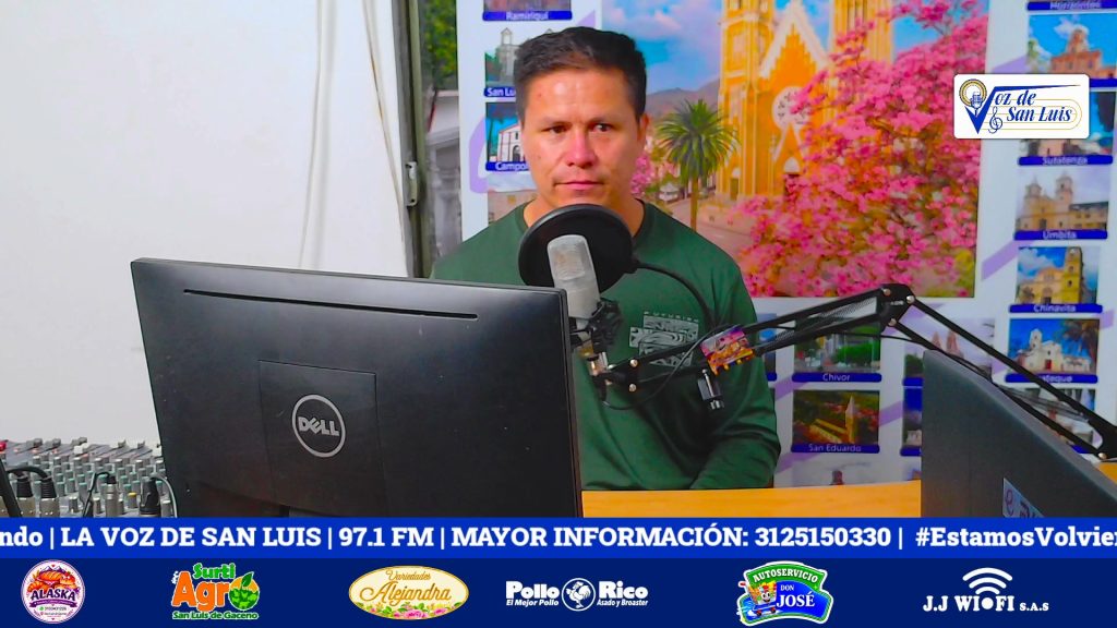 Locutor de La Voz de San Luis anuncia la fiesta del Señor de los Milagros en San Luis de Gaceno